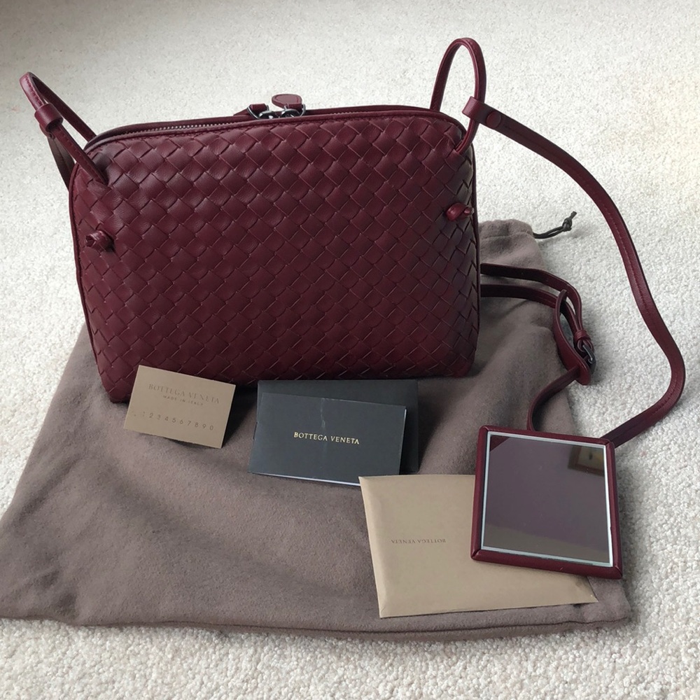Bottega Veneta Nodini Crossbody bag in Bordeaux